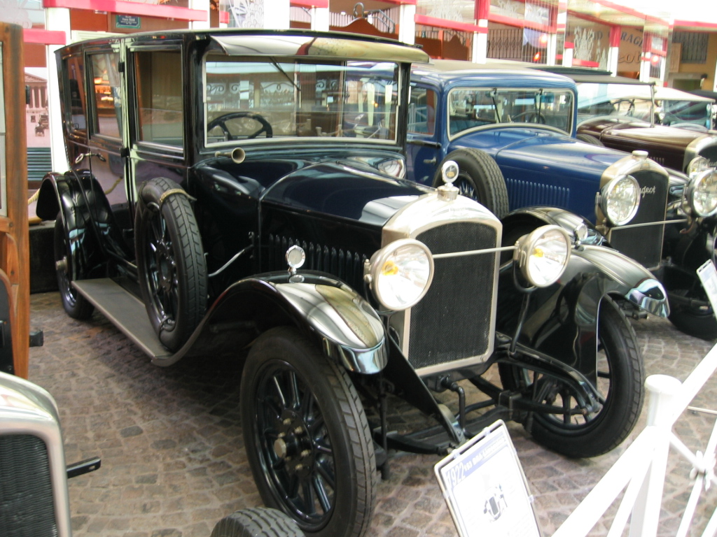 noire avd Peugeot Type 153 03