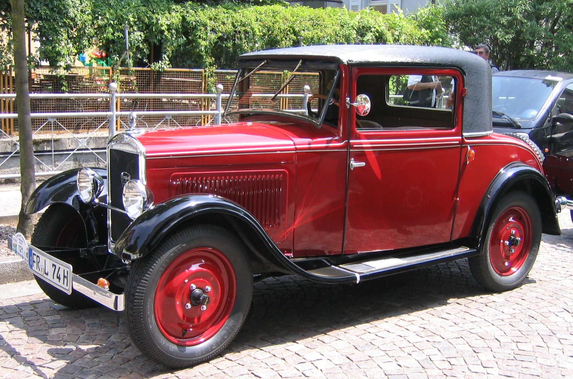 rouge g EM Peugeot 201 5821